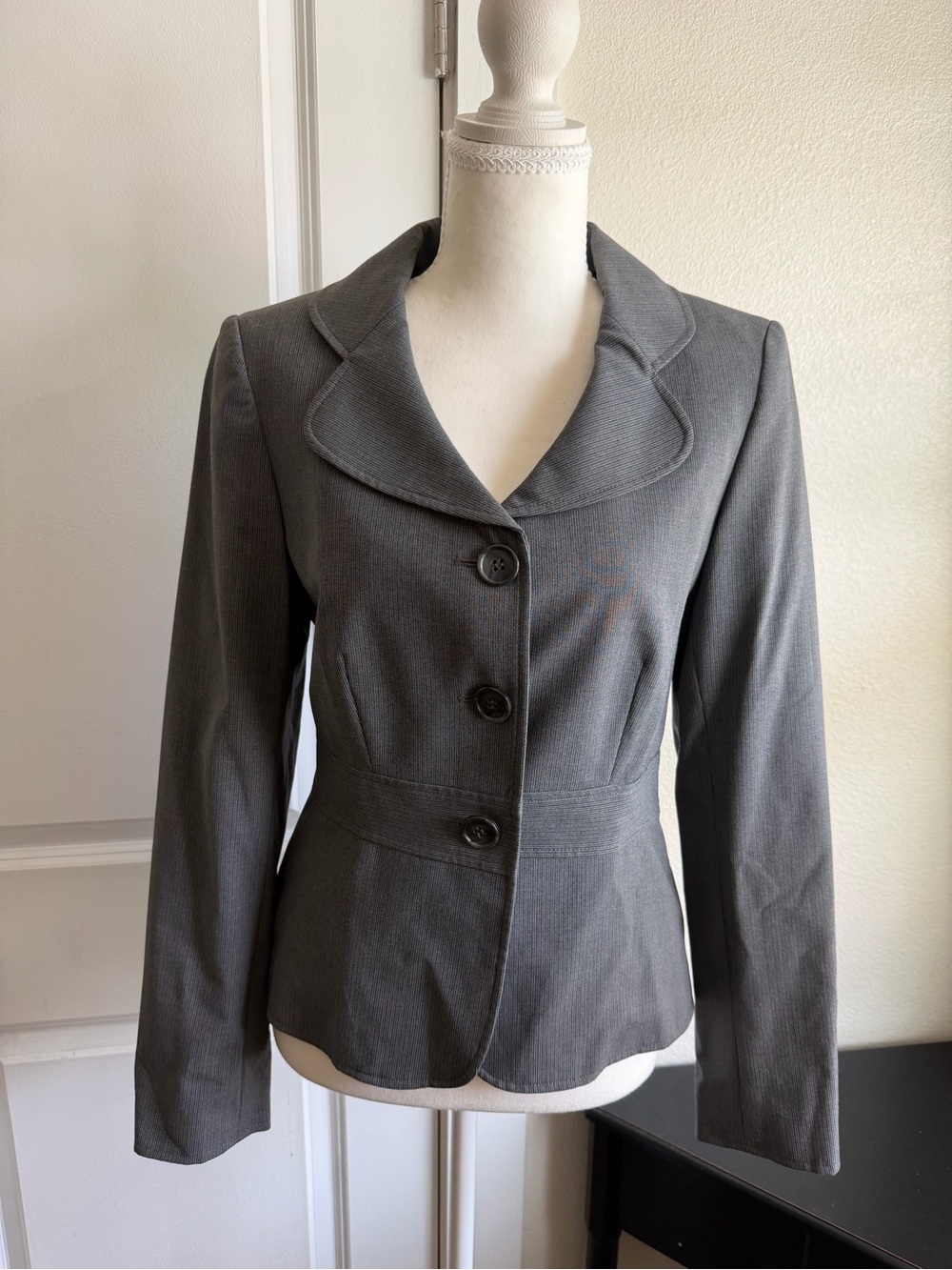ANTONIO MELANI Gray Tailored Women's Blazer with Curved Lapel